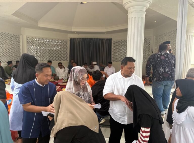 Ketum Laskar NKRI Santuni Ratusan Yatim Piatu dan Jompo