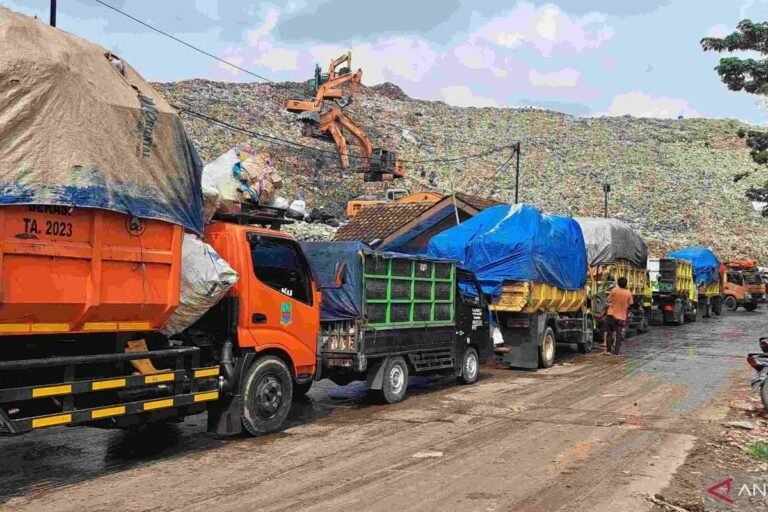 Antisipasi Lonjakan Sampah Lebaran, DLH Bekasi Buka 2 Zona TPA