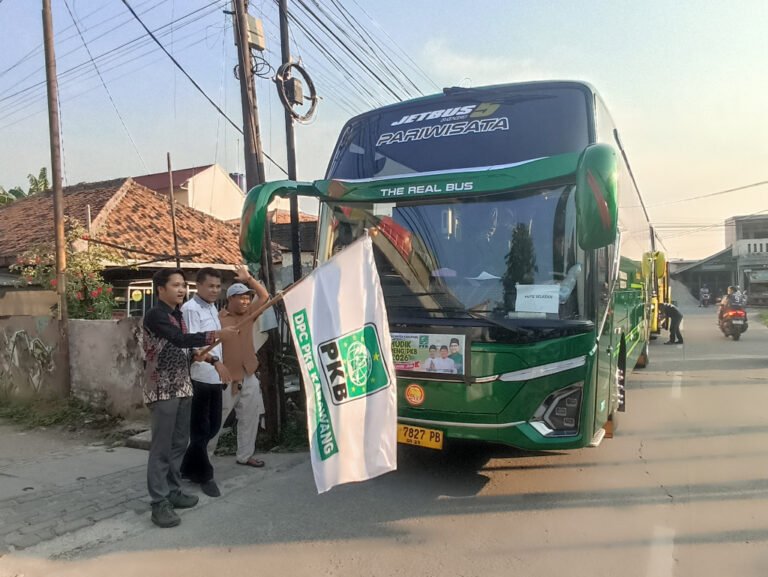 PKB Karawang Berangkatkan 120 Warga yang Ikut Mudik Gratis