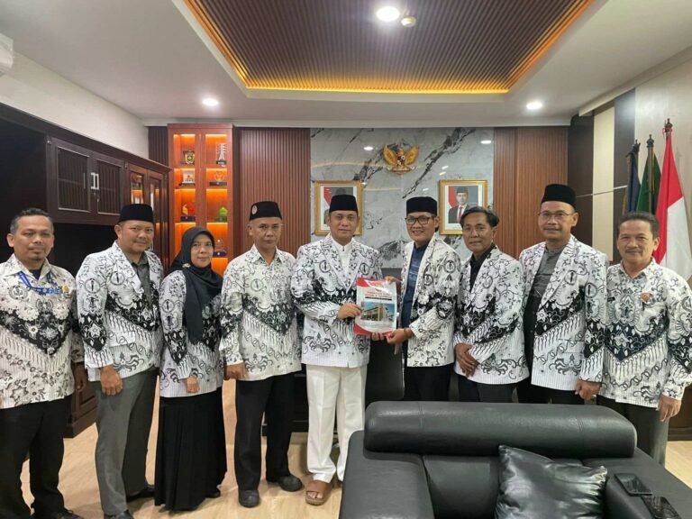 PGRI Bekasi Minta Dilibatkan dalam Setiap Kebijakan Pendidikan