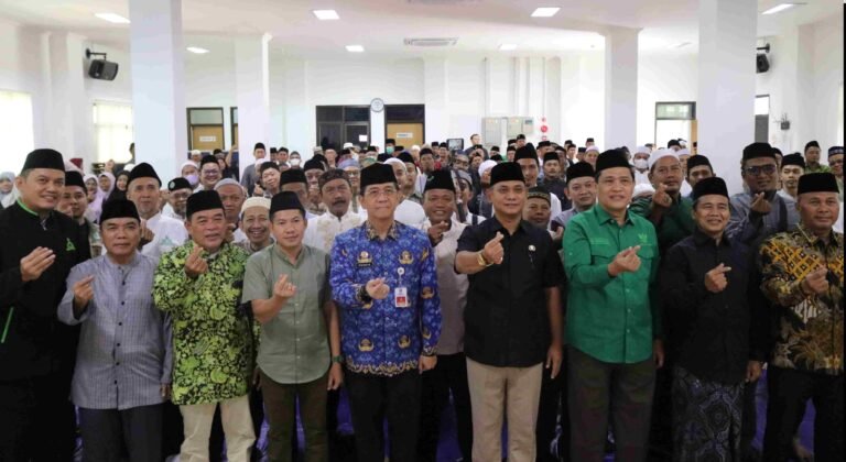 Baznas Bekasi Salurkan Bantuan ‘Fii Sabilillah’ untuk Seribu Guru Ngaji dan Imam Masjid