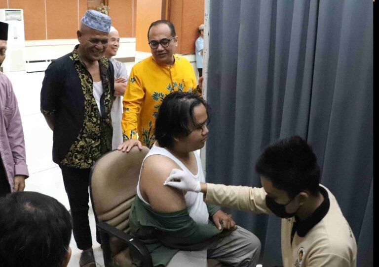 3.300 Calon Jemaah Haji Bekasi Divaksin Meningitis dan Polio