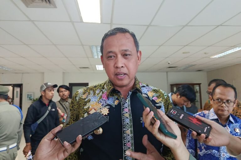 Wali Kota Bekasi Wajibkan Kepala OPD Gunakan Bahasa Inggris Saat Rapat Daring WFH
