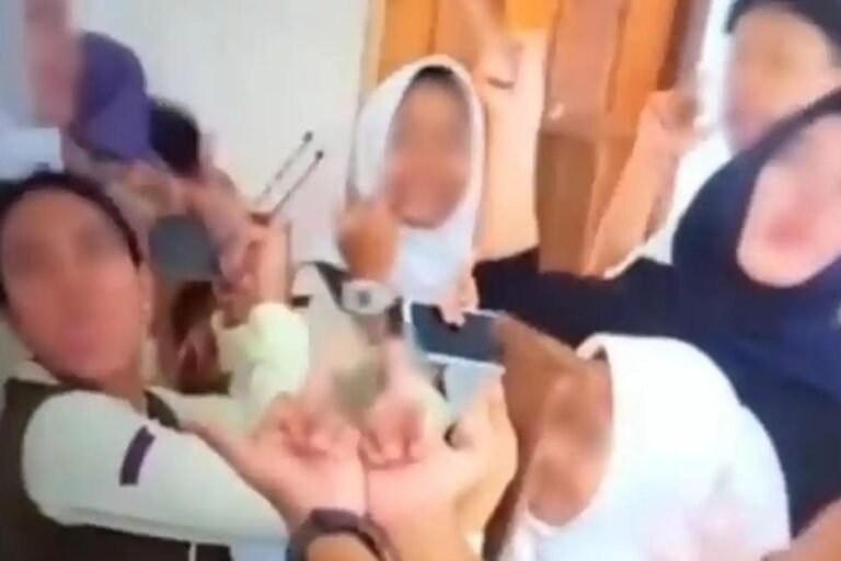 Viral Video Siswa SMAN 1 Purwakarta Lecehkan Guru Perempuan