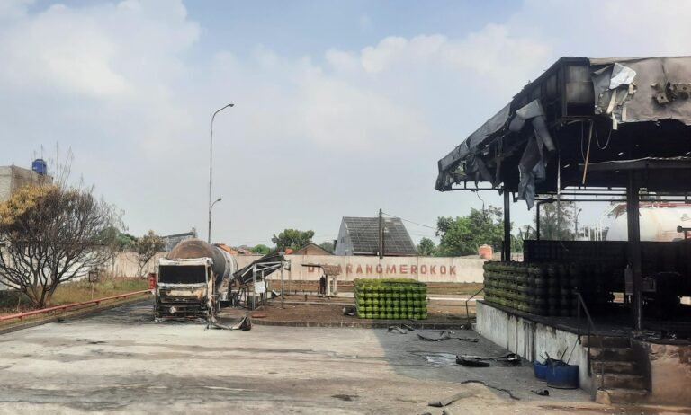 Up Date Kebakaran SPBE Cimuning, 2 Orang Meninggal dan 11 Korban Masih Perawatan