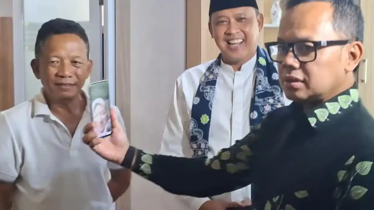 Wamendagri Sidak Pemkot Bekasi, Tanggapi Kebijakan Tri Adhianto