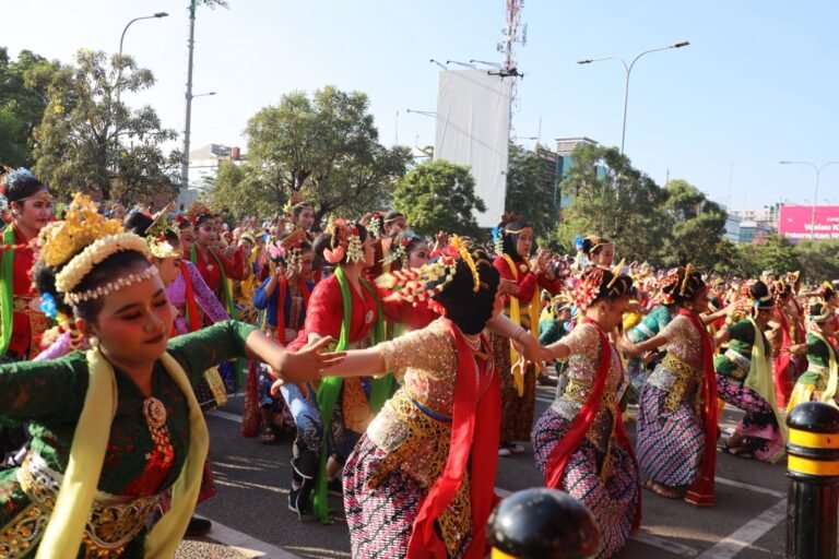 Hari Tari Sedunia, Ribuan Penari Padati Kawasan CFD Kota Bekasi