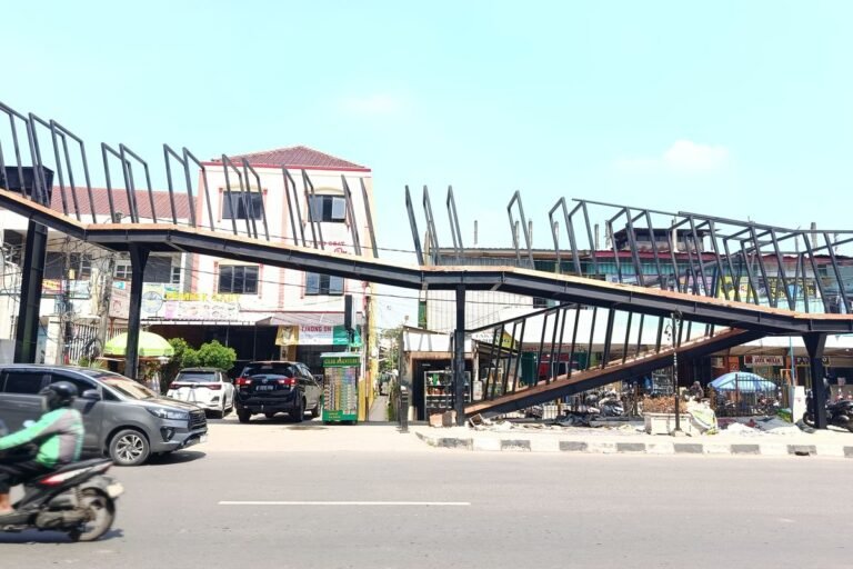 Ditarget Rampung Juni 2026, Warga Minta JPO Stasiun Bekasi Dilengkapi Fasilitas Lift untuk Mudahkan Disabilitas