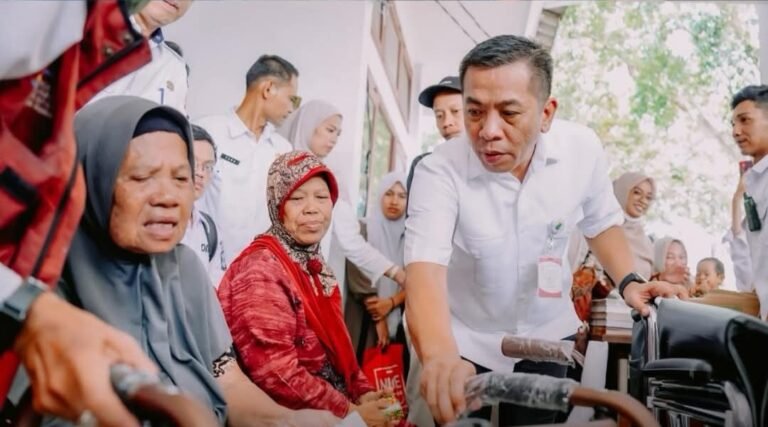 Bupati Aep Wakafkan Tanah Pribadi untuk Dibangun Rumah Lansia di Cilamaya Kulon