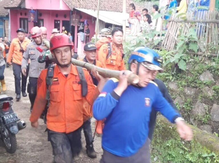 Jasad 2 Korban Longsor Curug Cileat-Subang Akhirnya Ditemukan
