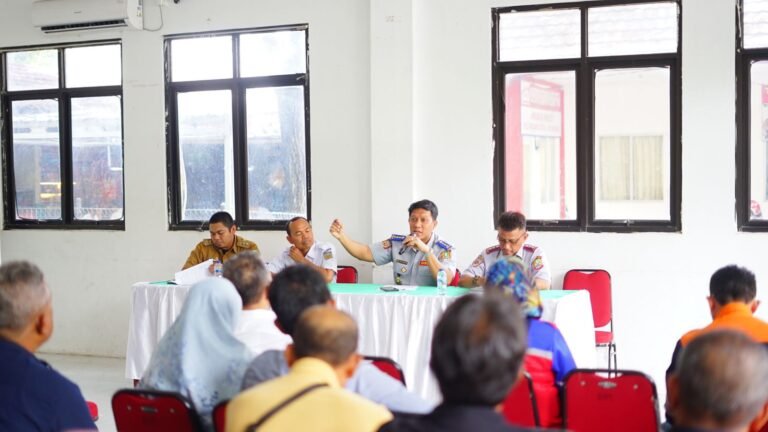 Penutupan Akses Perlintasan KA Ilegal di Medan Satria – Kota Bekasi Ditunda