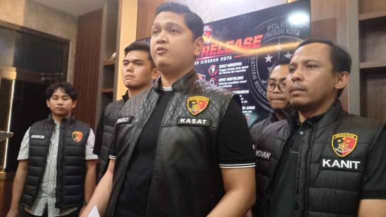 Mantan Caleg di Cirebon Paksa Seorang Kakek Berhubungan Sesama Jenis, Pelaku Rekam Adegan untuk Konten Asusila