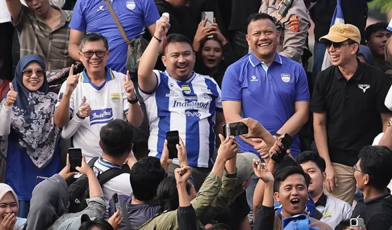 Nobar Persib vs Persijap, Kang Rey Ajak Bobotoh ‘Birukan’ Alun-alun Subang
