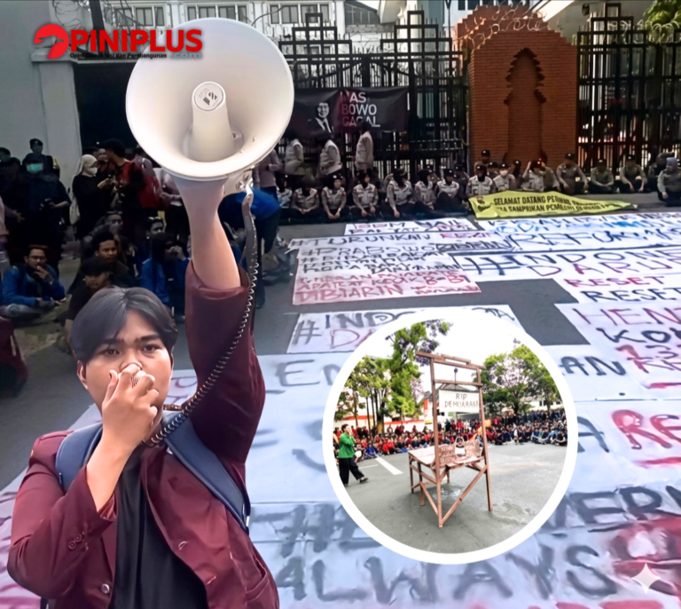 Bawa Replika Alat Hukuman Pancung, Massa Aksi BEM SI Kepung DPRD Jawa Barat