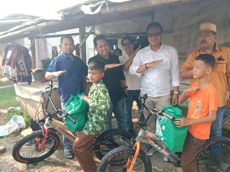 Hampir Meneteskan Air Mata, Semringah Siswa Viral Sultan saat Mendapat Bantuan Sepeda dari Ketua MKGR