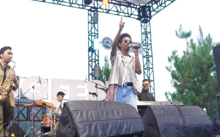 Penampilan Raim Laode Sukses Hibur Warga Subang dalam Gelaran SubangFest Vol