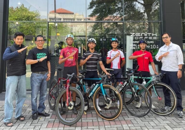 Ikuti Kejurnas Road Race 2026 di Pangandaran, ISSI Karawang Lepas 4 Atlet Sepeda