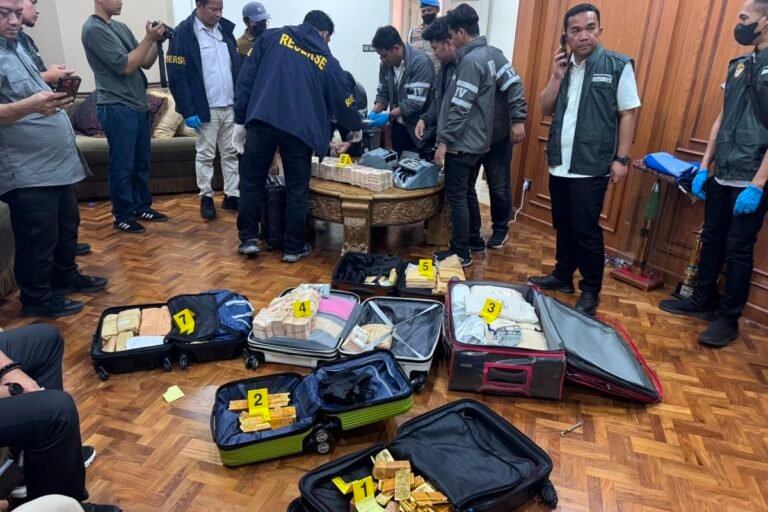 Korupsi Batu Bara PLN, Polisi Bongkar Brankas Emas Batangan hingga Dollar Senilai Ratusan Miliar