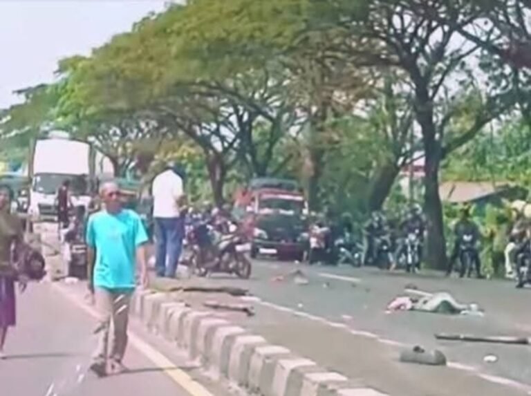 Pick Up Rombongan Antar Pengantin di Indramayu Ditabrak Truk Tronton, 13 Penumpang Meninggal Dunia