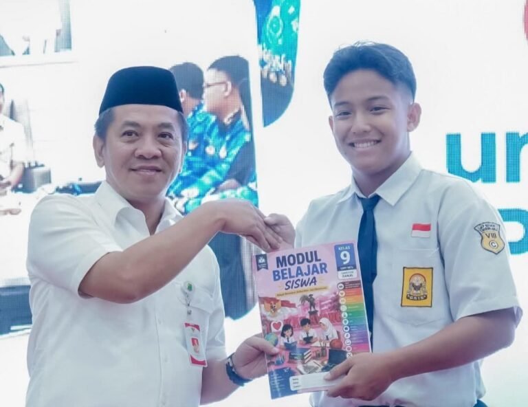 Puncak Hari Anak Nasional, Bupati Karawang Launching Modul Belajar Gratis untuk SD dan SMP