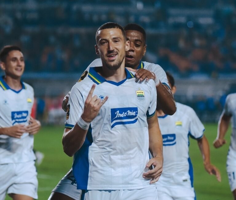 Gol Perdana Sekulic Bawa Maung Bandung ke Babak Semifinal