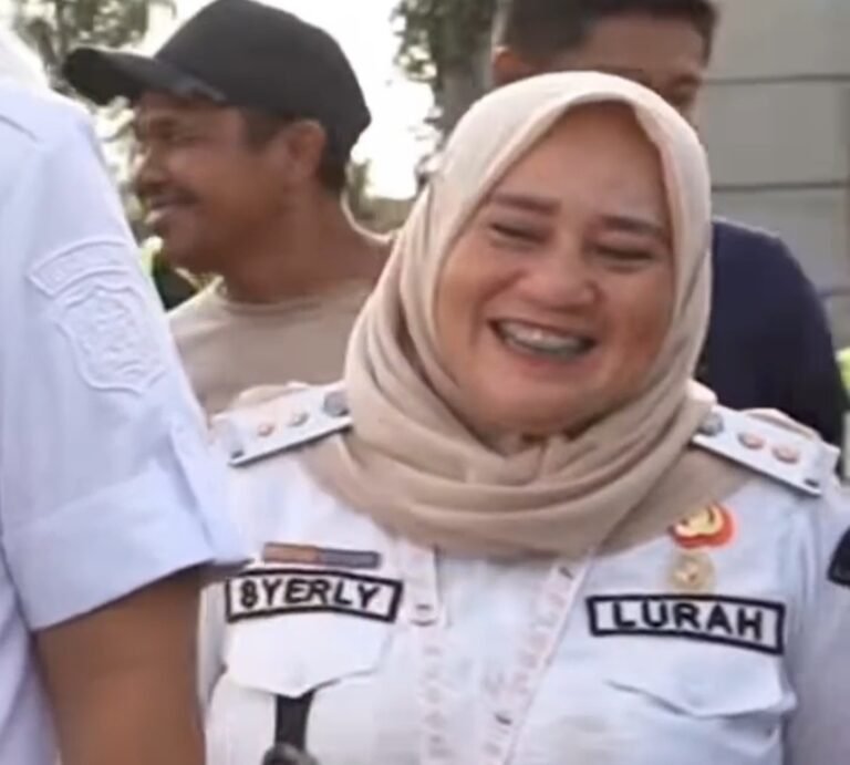 Viral Video ‘Celetukan’ Lurah Paya Pasir : “Cie Curhat Dia Bah…”