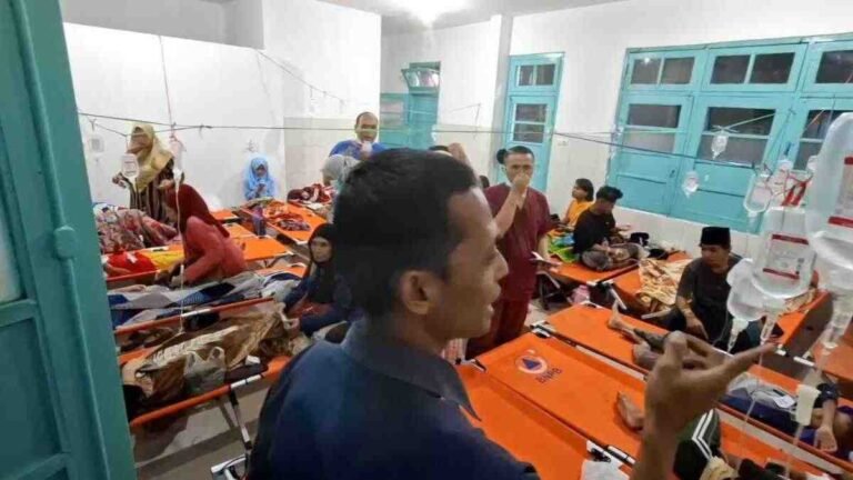 Keluhkan Sakit Perut hingga Diare, Puluhan Santri Pesantren di Garut Keracunan MBG