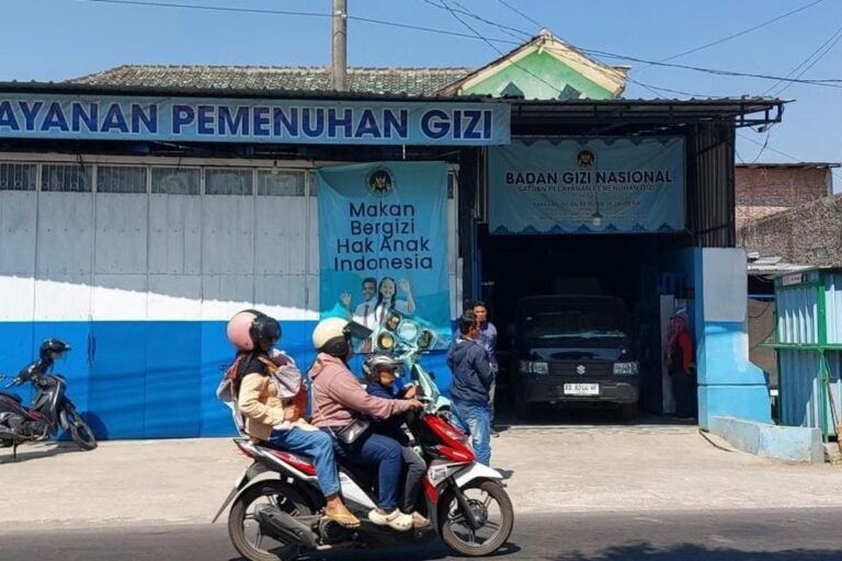 Kepala SPPG di Karanganyar Muntah Usai Cicipi Ayam Menu MBG