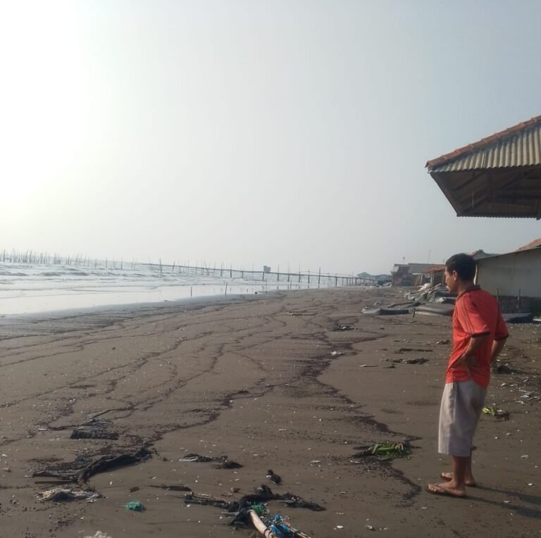 Ceceran Oil Spill Cemari Pantai Cemara Jaya, PHE ONWJ Sebut Tidak Ada Kebocoran Fasilitas Operasi