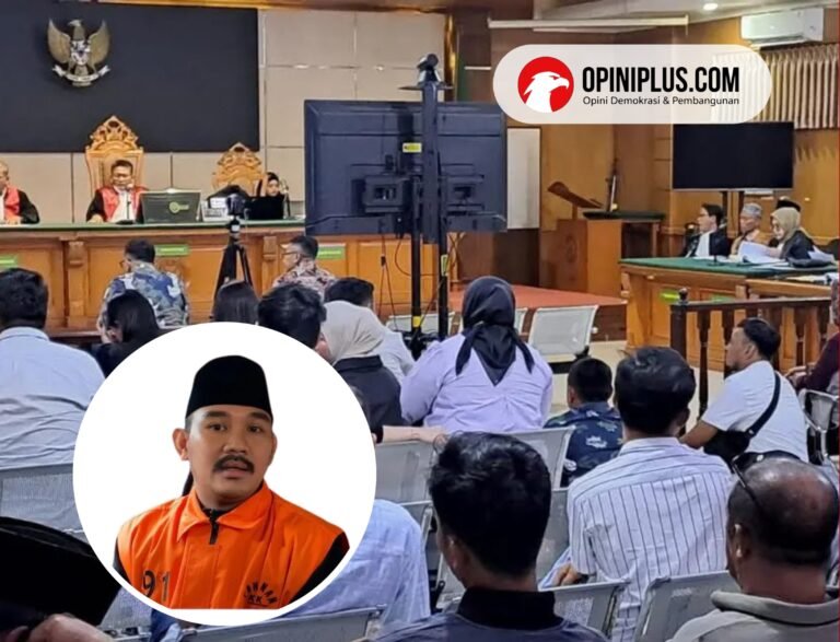 Setelah Dituntut 7 Tahun Penjara, Ade Kunang Minta Dibebaskan