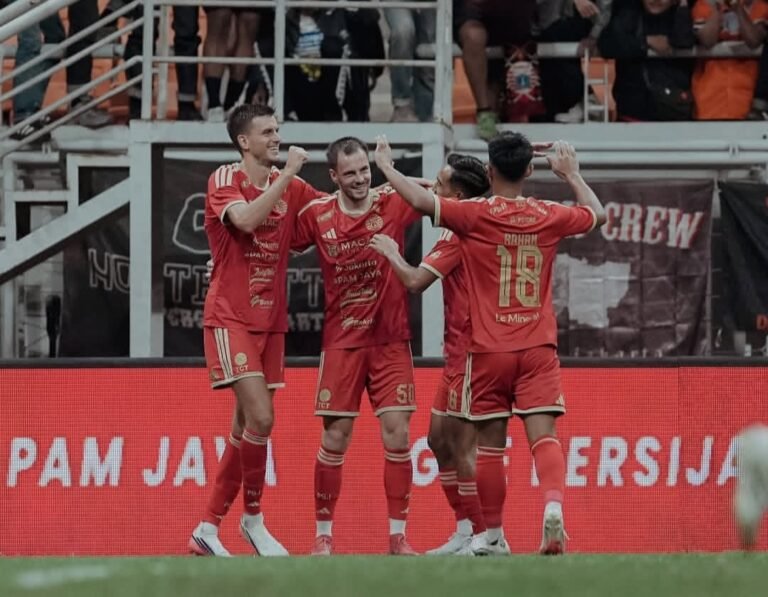 Meski Sepi Penonton karena Diboikot The Jakmania, Persija Tetap Taklukan Brisbane Roar 4-0