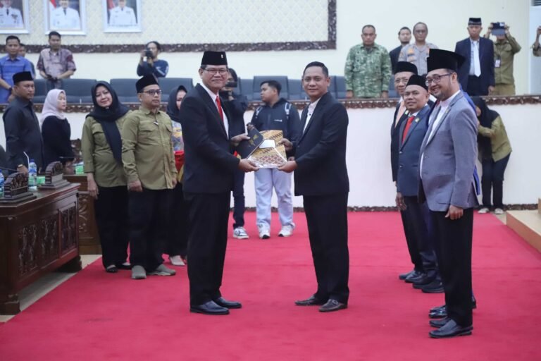 Ferry Farluhutan Gantikan Soleman sebagai Anggota DPRD Bekasi dari Fraksi PDI Perjuangan