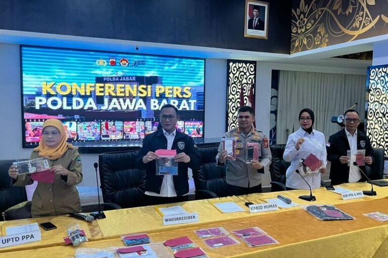Polda Jabar Ungkap Kasus Pornografi dan Eksploitasi Anak, 8 Tersangka Diamankan