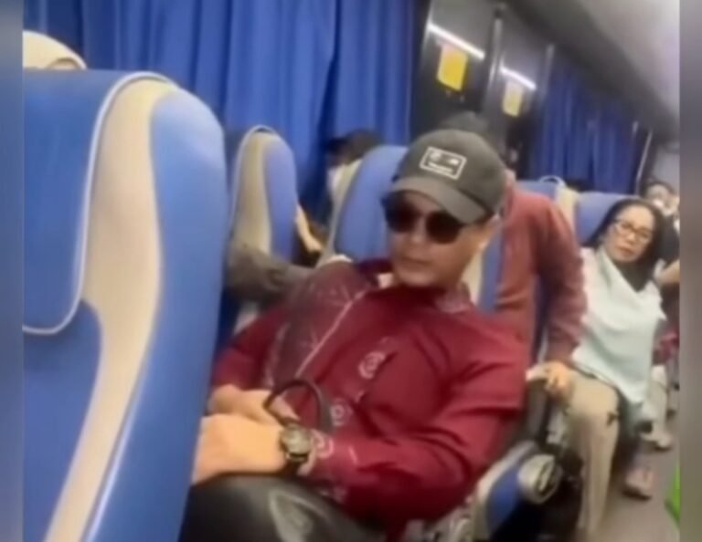 Modus Pura-pura Tidur, Pria ini Lecehkan Penumpang Wanita Dalam Bus JR Connexion Rute Juanda-Tamansari