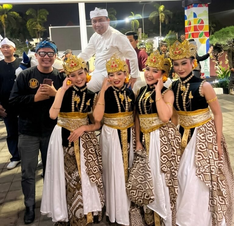 Helaran Budaya HUT Karawang ke-393, Bupati Aep : “Seluruh Pembangunan Infrastruktur Jadi Kewajiban Saya”