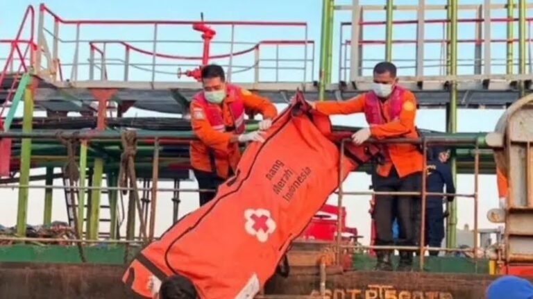 Evakuasi Penumpang dan Kru Kapal Virgo Transport, 108 Selamat, 6 Meninggal Dunia, 129 dalam Pencarian