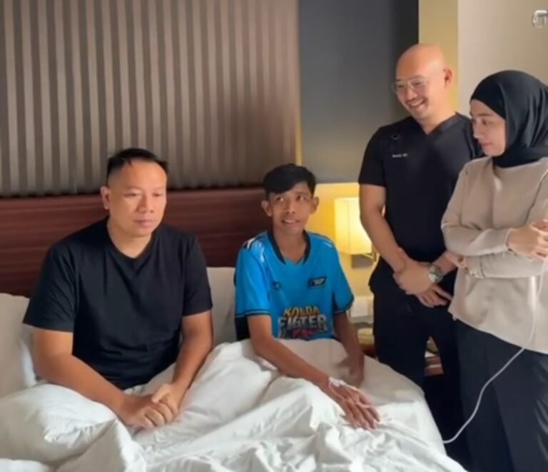 Setelah Sempat Pingsan Kena Pukulan Vicky Prasetyo, Alhamdulillah…! Dede Sunandar Sudah Siuman dan Membaik